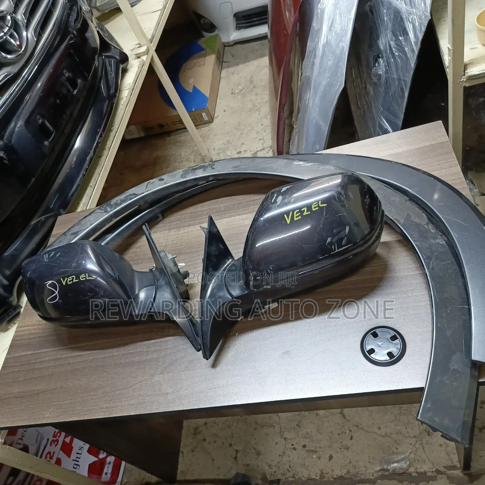 Honda Vezel Wing Moulding.
