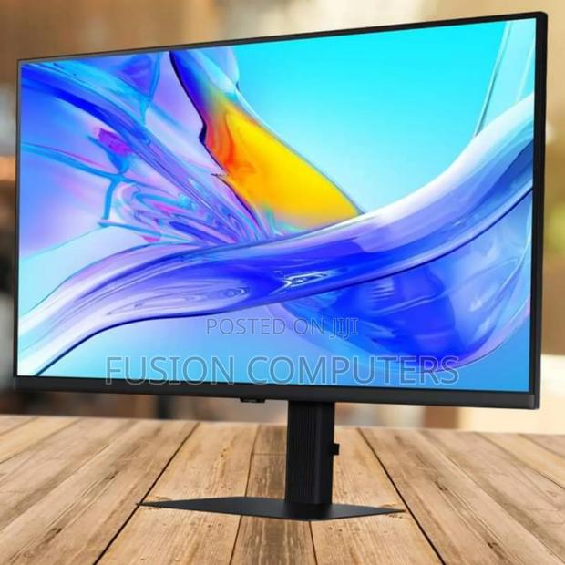Samsung 32" Viewfinity S8 UHD Monitor - main view