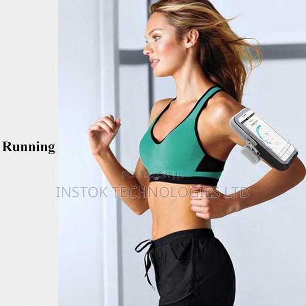 Running Armband Phone Holder With Touchscreen Support - thumbnail 4
