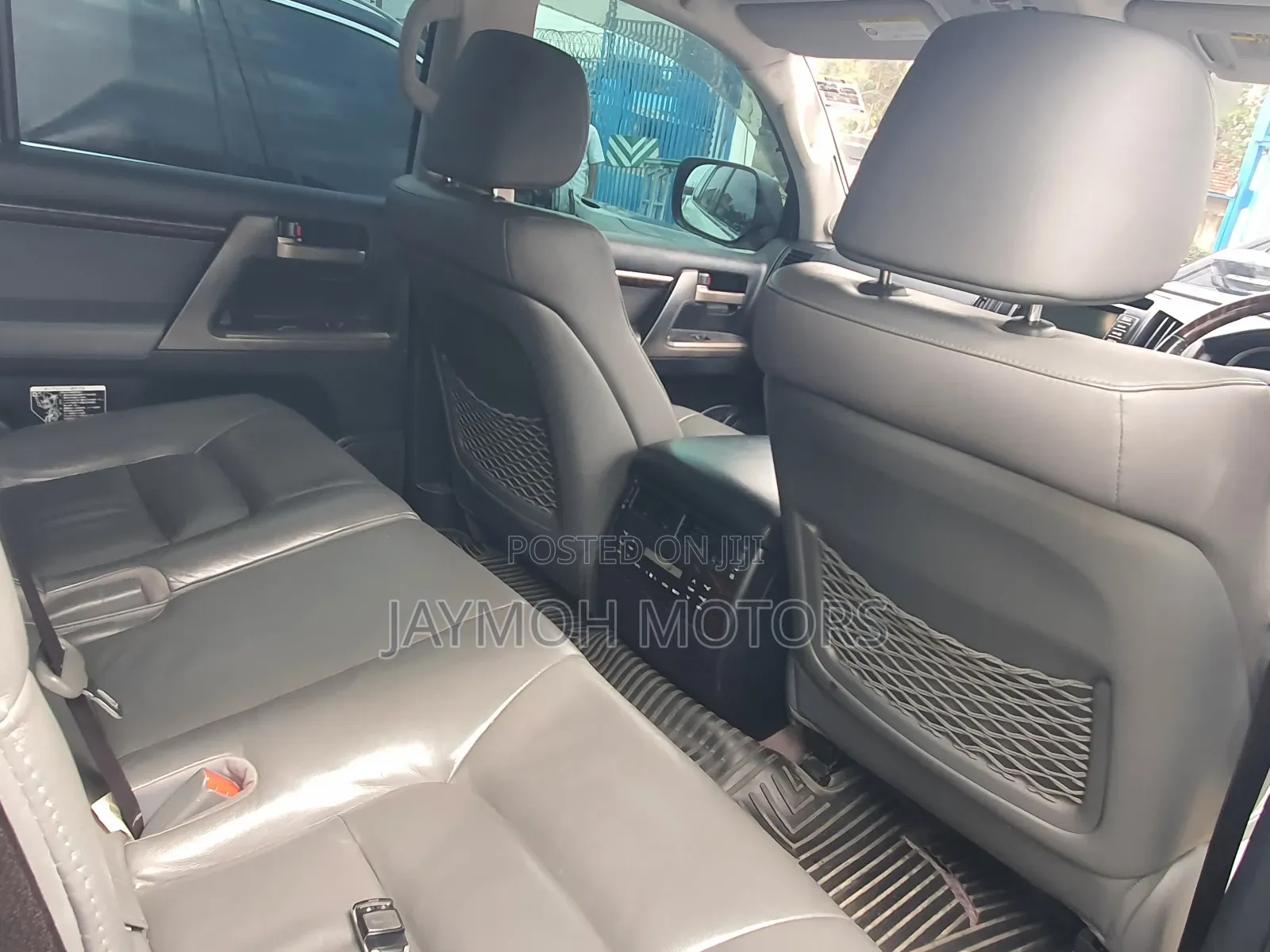 Toyota Land Cruiser 2011 White