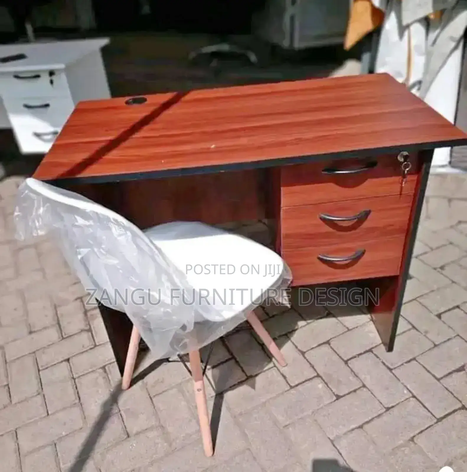 Incomparable Office Desk (Eames Chairs 2700/-)