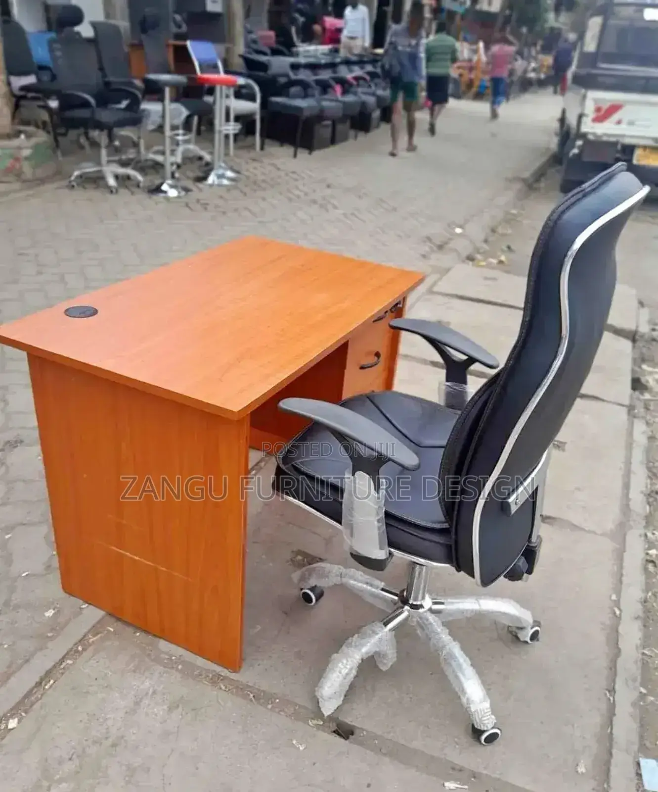 Desk Desk _Leather Chair (10,000/-)
