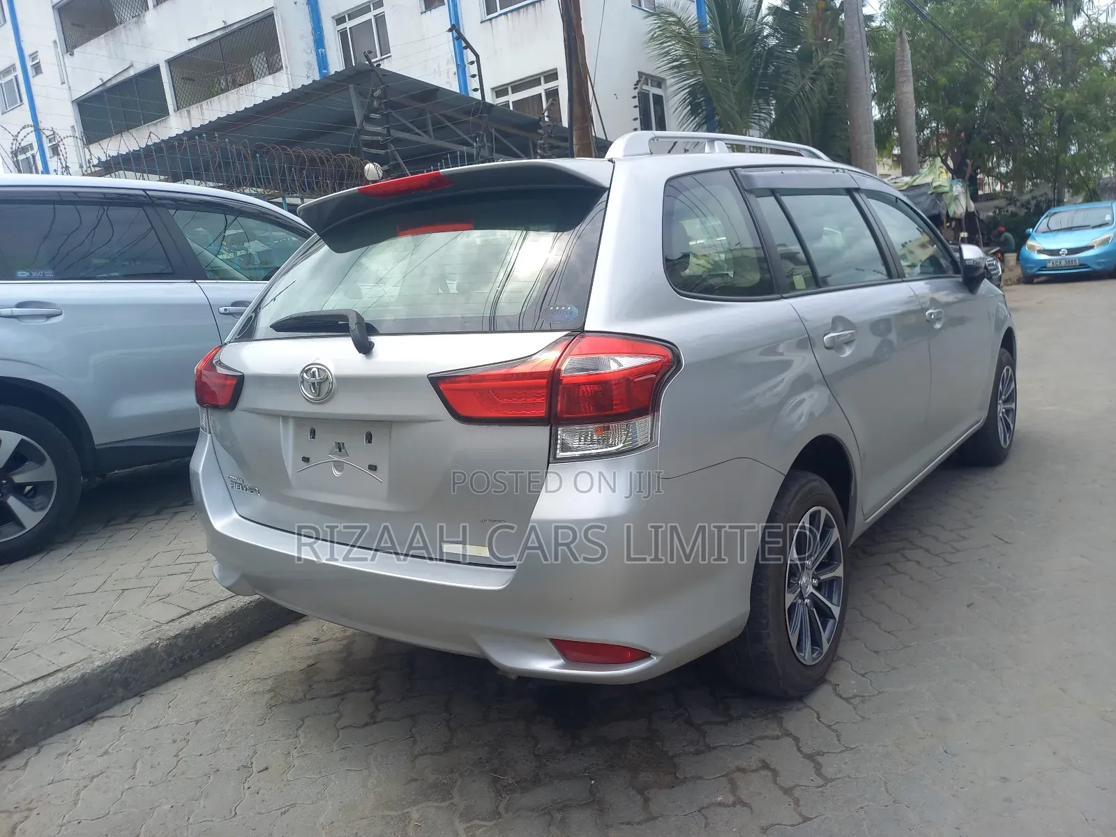 Toyota Corolla Fielder 2017 Silver