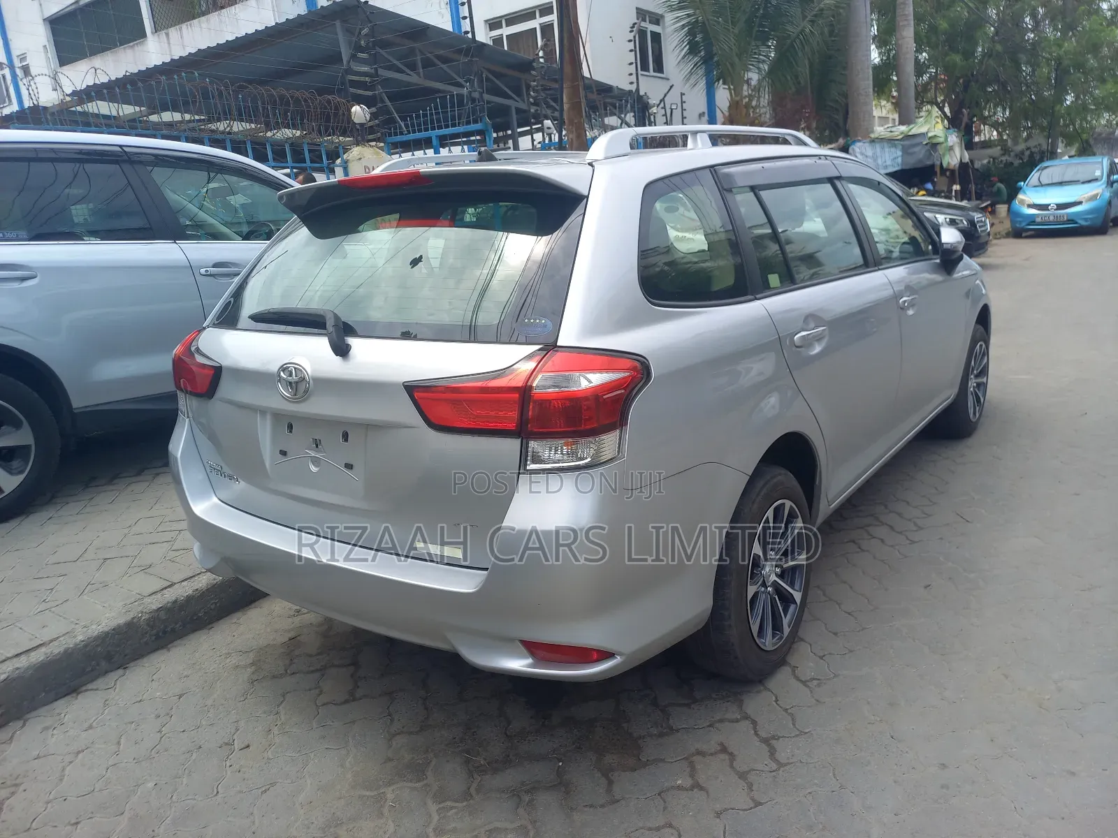 Toyota Corolla Fielder 2017 Silver