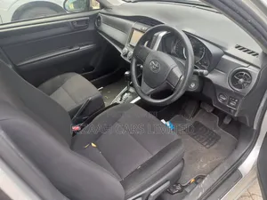 Toyota Corolla Fielder 2017 Silver