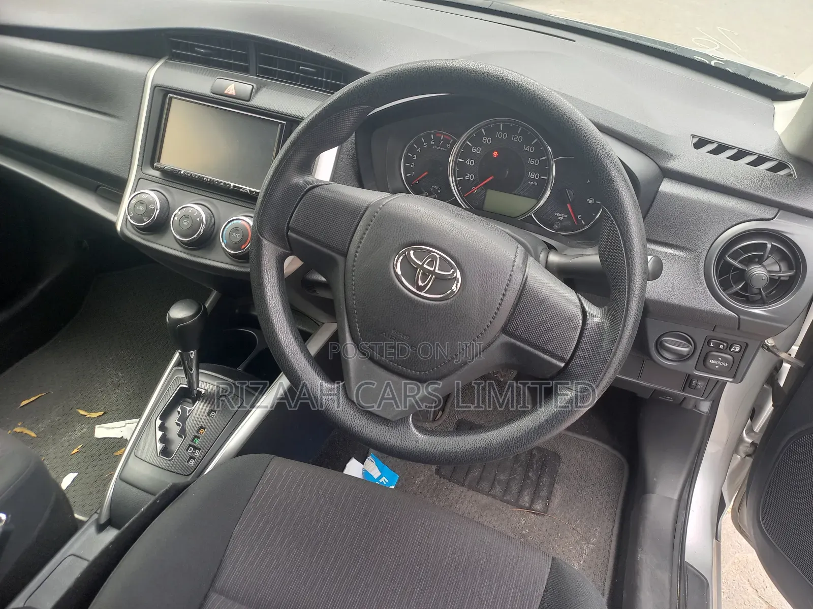 Toyota Corolla Fielder 2017 Silver