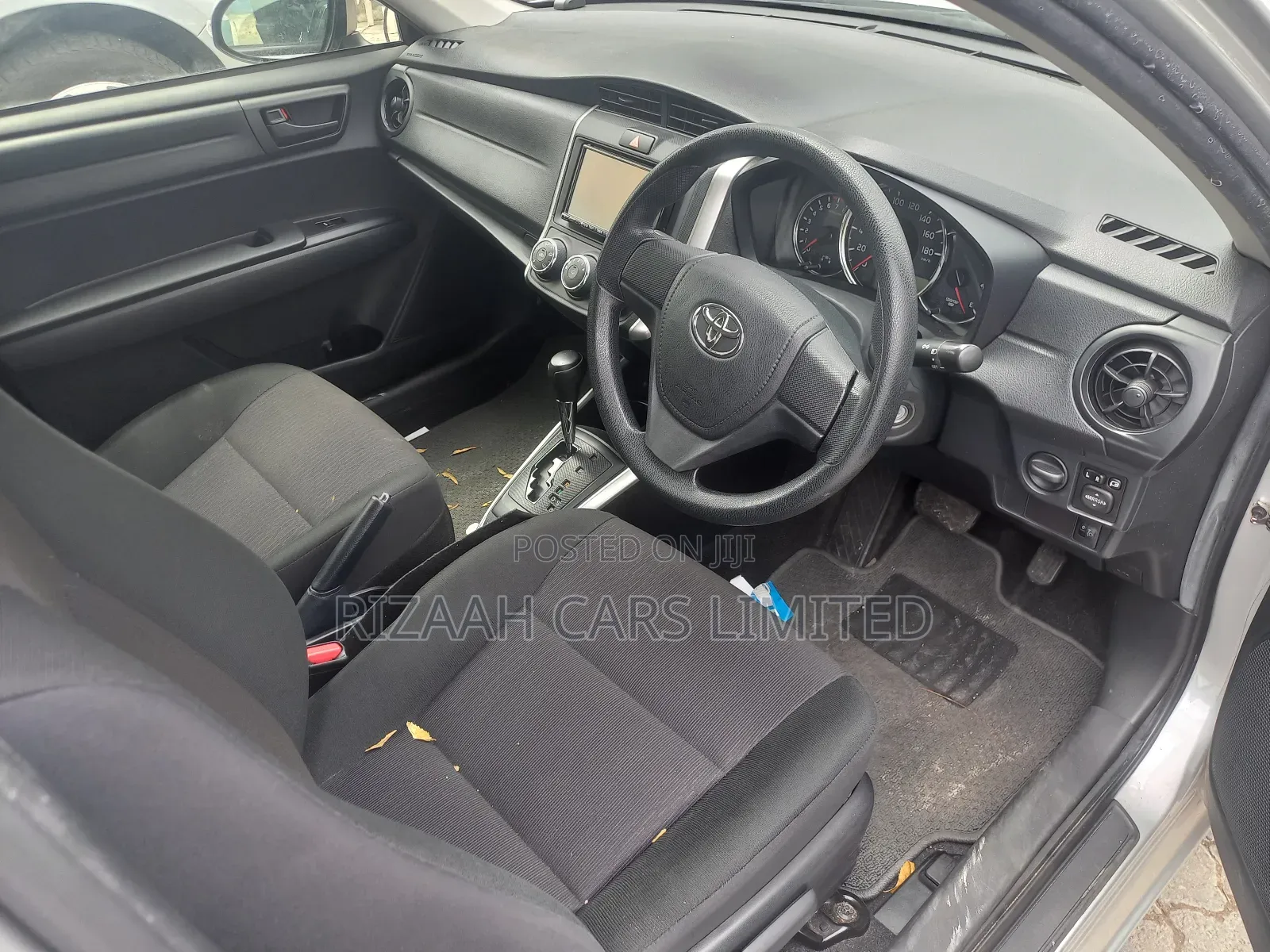 Toyota Corolla Fielder 2017 Silver