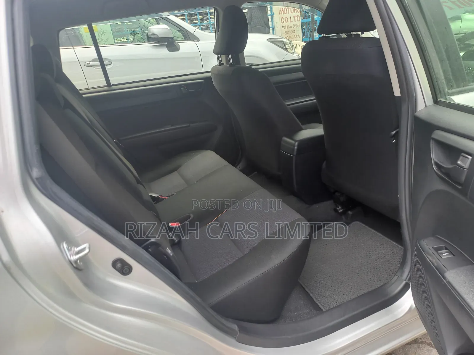 Toyota Corolla Fielder 2017 Silver