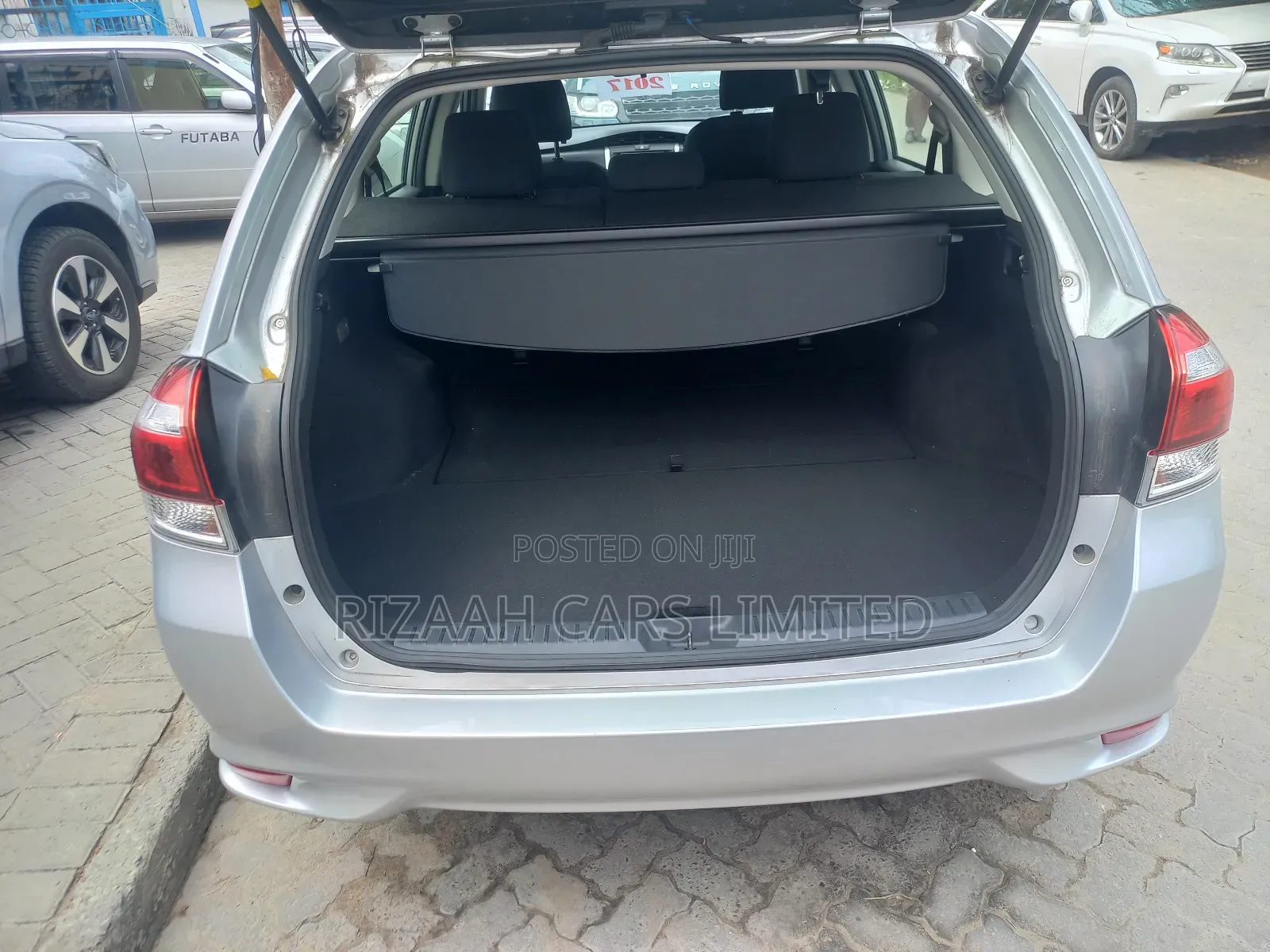 Toyota Corolla Fielder 2017 Silver