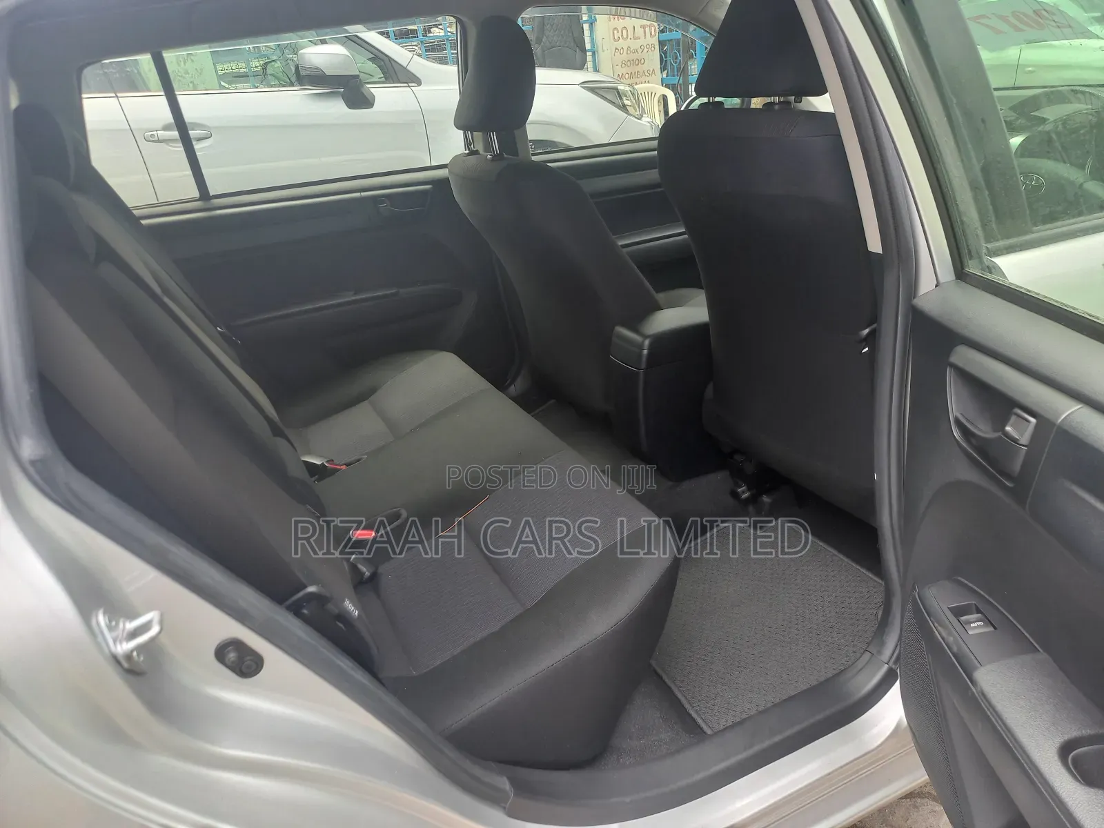 Toyota Corolla Fielder 2017 Silver