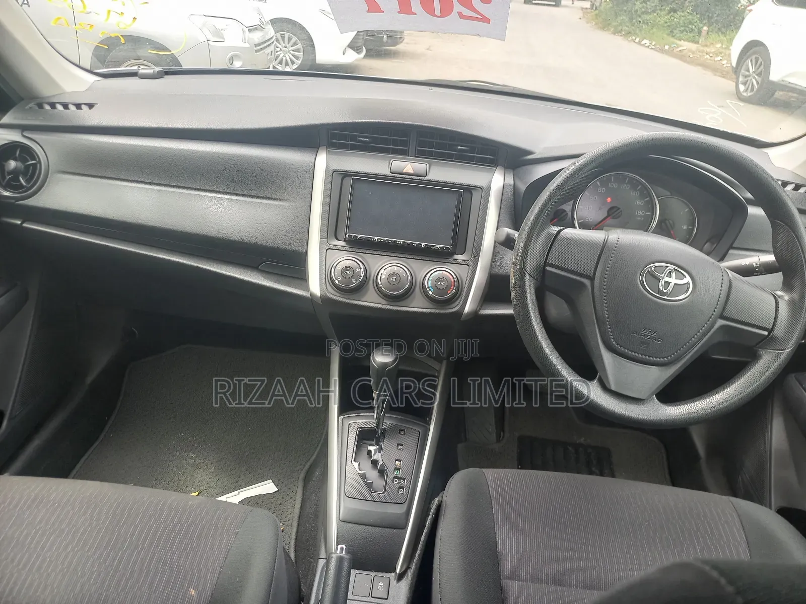 Toyota Corolla Fielder 2017 Silver