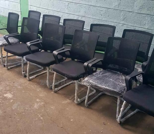 Fancy Waiting Chairs Office Chairs - main view