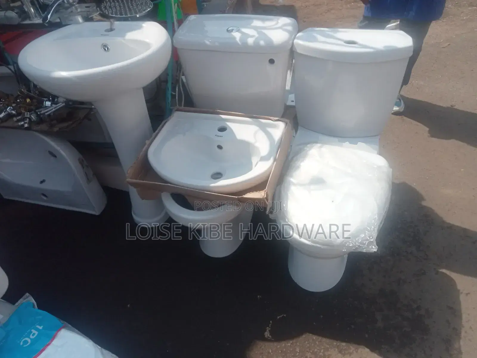Good Quality Toilets and Handwash Basin Available