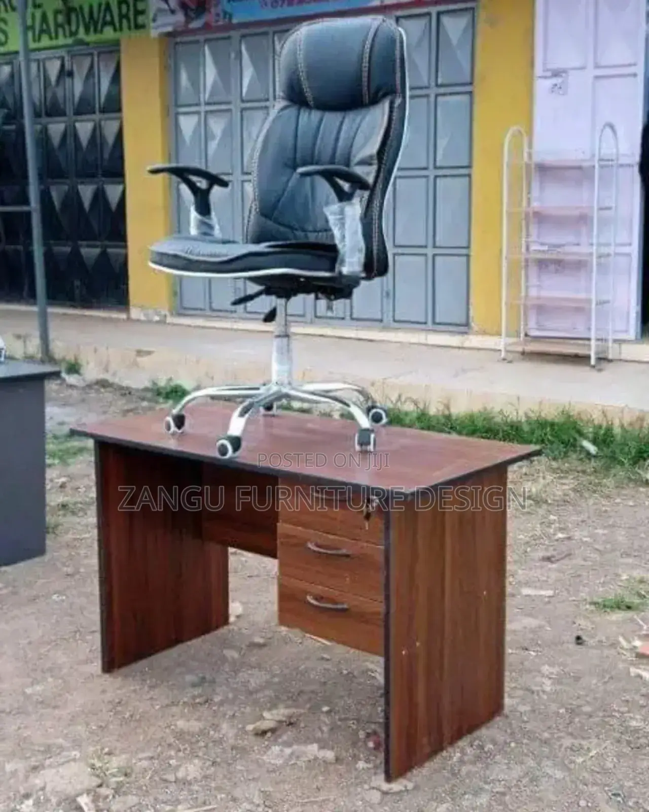 Desk Perfectly Made_leather Chair (10,000)