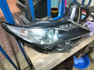 Headlight Auris 2014 Xenon