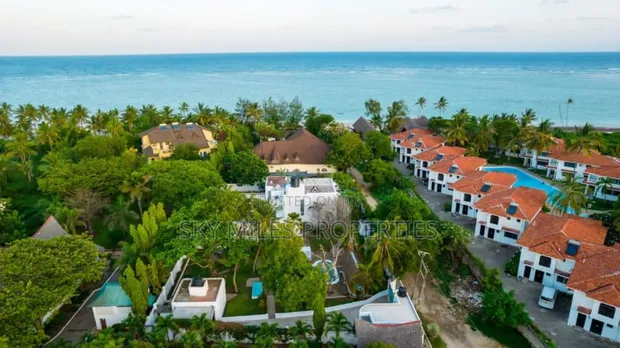 5bdrm Villa in Diani Beach, Ukunda for sale