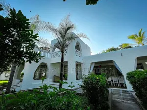5bdrm Villa in Diani Beach, Ukunda for sale