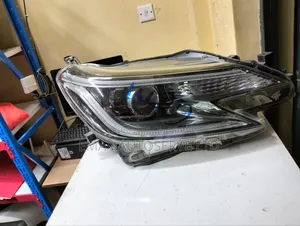Headlight Toyota Mark X 2015 Xenon