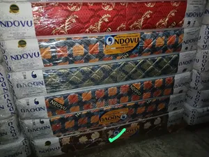 Za Offer! 6 X 6 X 8 Medium Duty Quilted Mattresses. Tulete?
