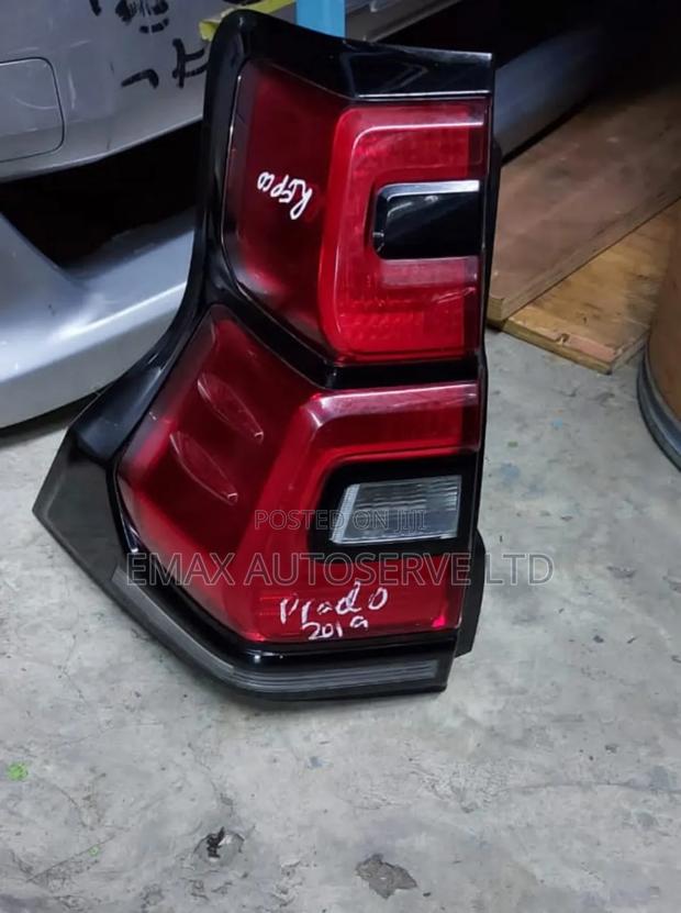 Taillight Prado 160/165 Red Black