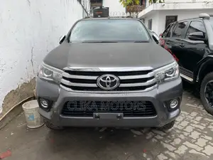 Toyota Hilux SR5 4x4 2017 Gray