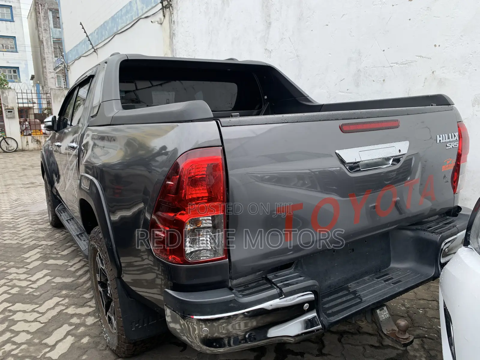 Toyota Hilux SR5 4x4 2017 Gray
