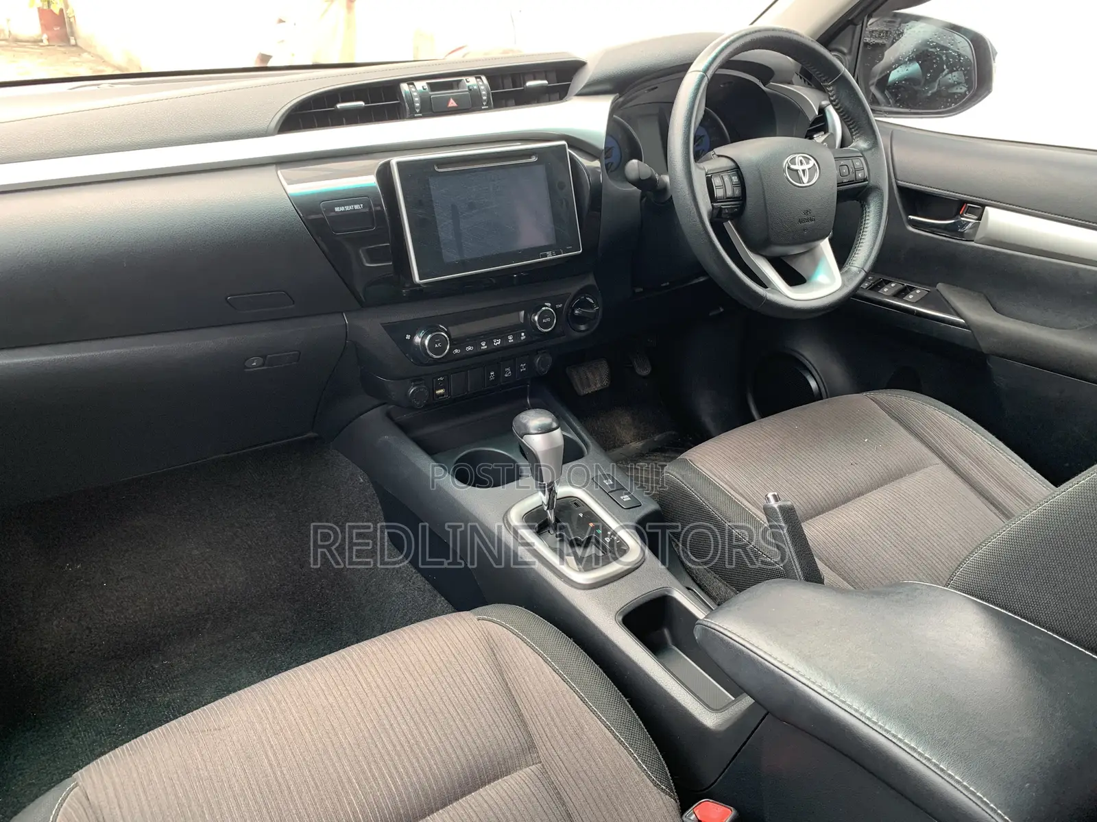 Toyota Hilux SR5 4x4 2017 Gray