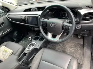 Toyota Hilux SR5 4x4 2016 Ivory