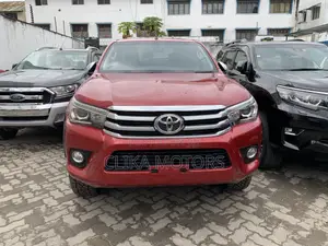 Toyota Hilux SR5 4x4 2016 Red