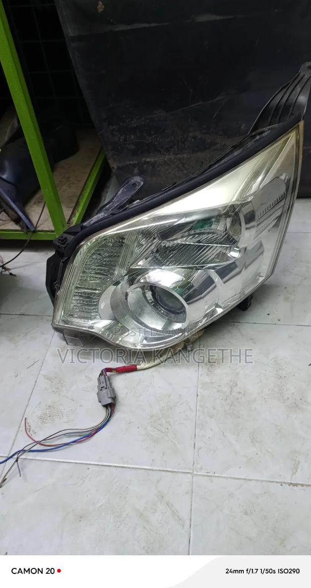 Noah 2012 Headlights Zenon Both Sides Available