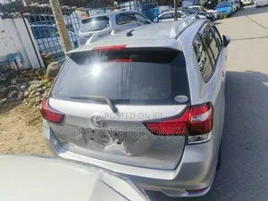 Toyota Corolla Fielder 2017 Silver