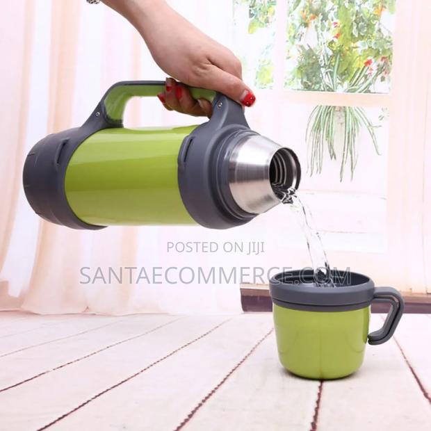 Vacuum Flask With 2 Mug Cups