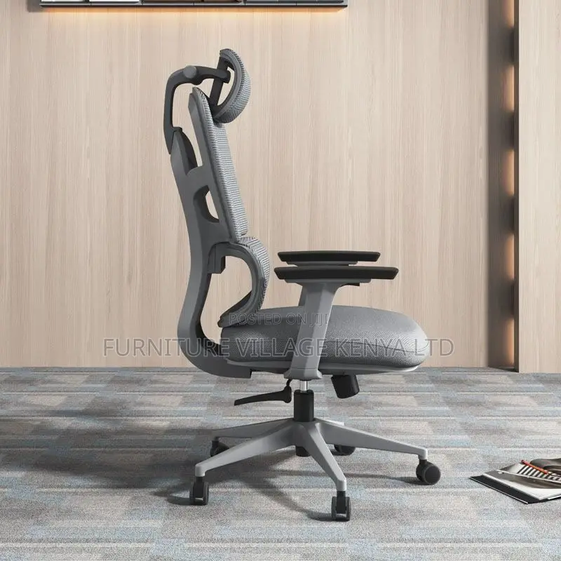 Adjustable Height Modern Mesh Task Chair in Black