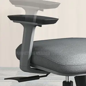 Adjustable Height Modern Mesh Task Chair in Black