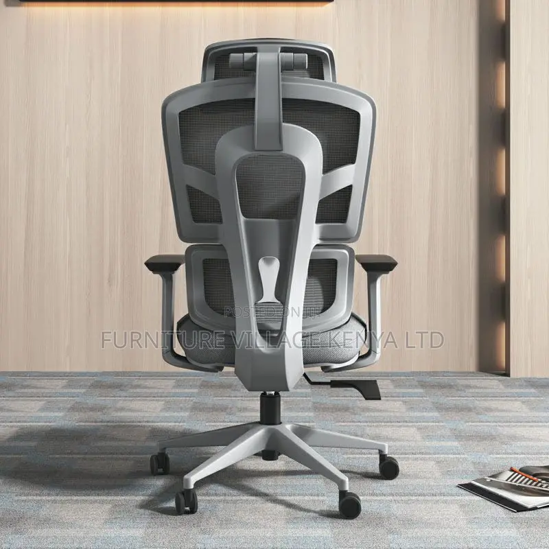 Adjustable Height Modern Mesh Task Chair in Black