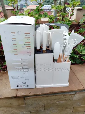 19 Pc Silicone Spoon
Black, White, Grey and Green.