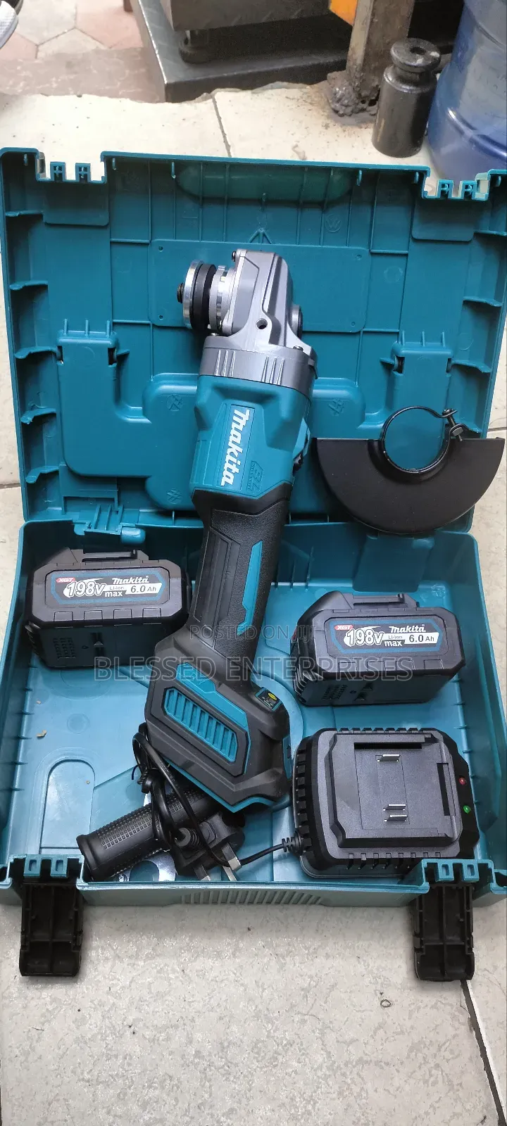 Rechargeable Makita Angle Grinder