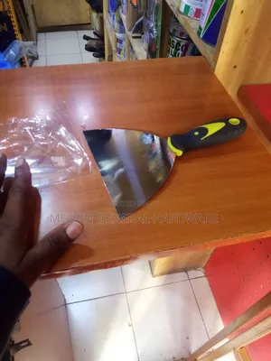 Rubber Handle Scrapper 6"
