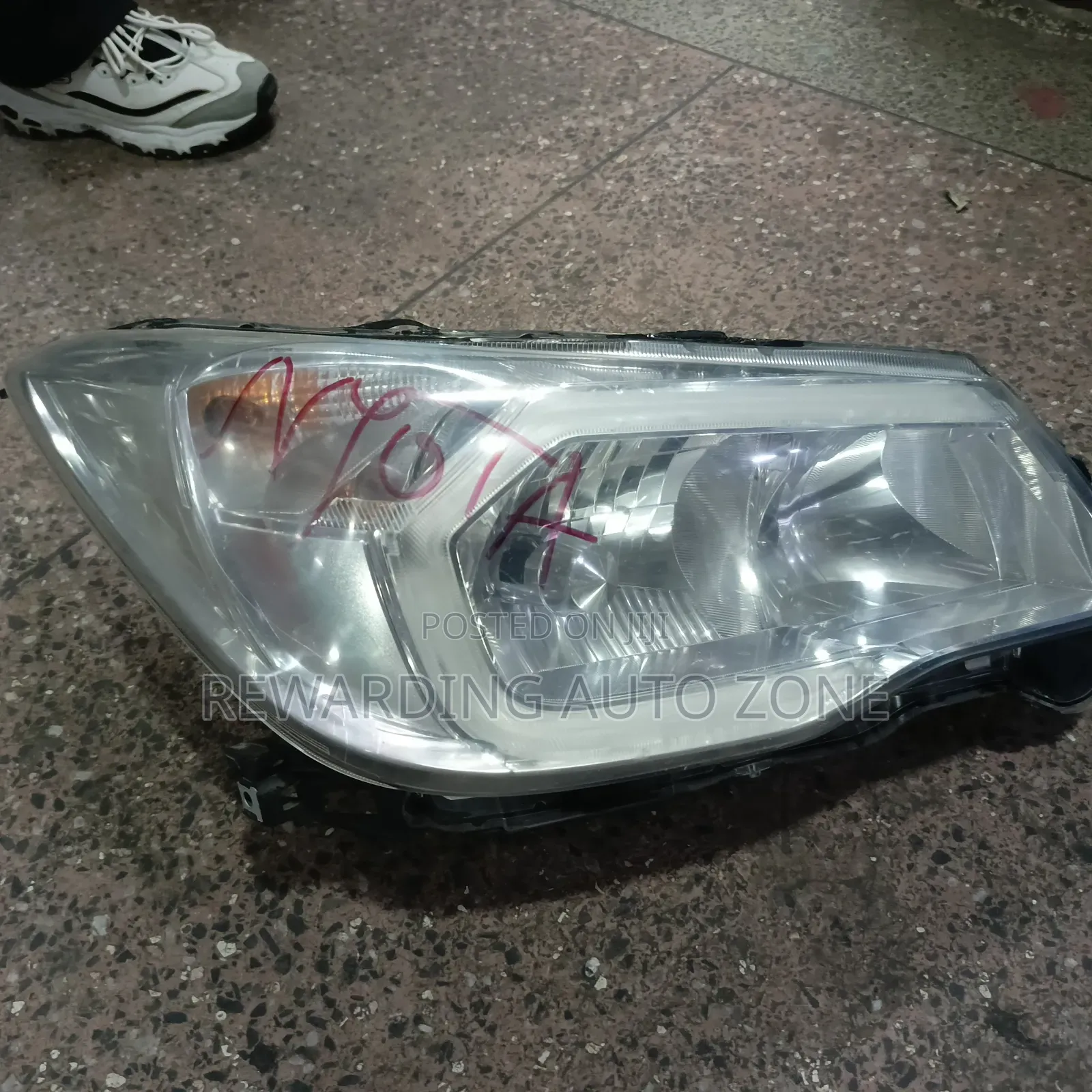 Subaru Sj5 Headlight Xenon.
