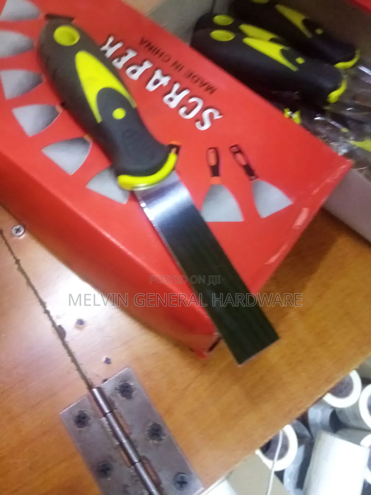Rubber Handle Scrapper 1"