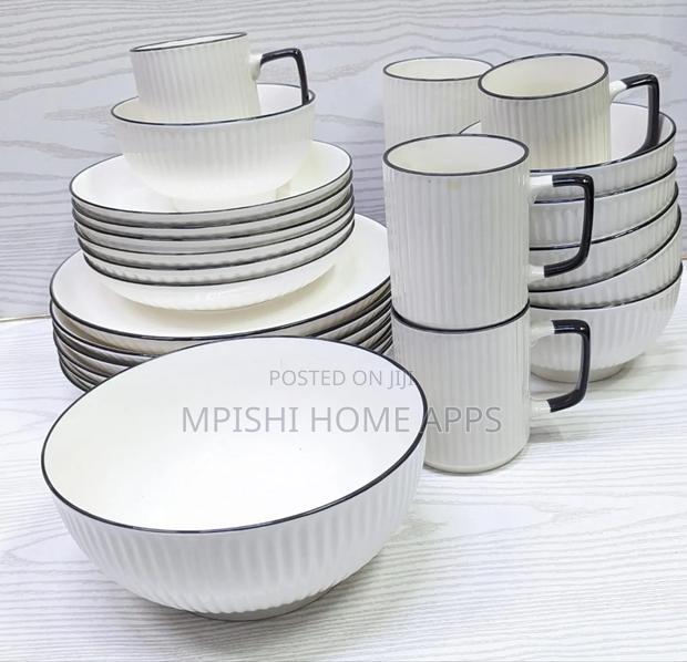 24pcs White Ceramic Dinner Set With Black Rim