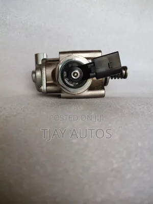 High Pressure Fuel Pump 06F127025M for Volkswagen Audi