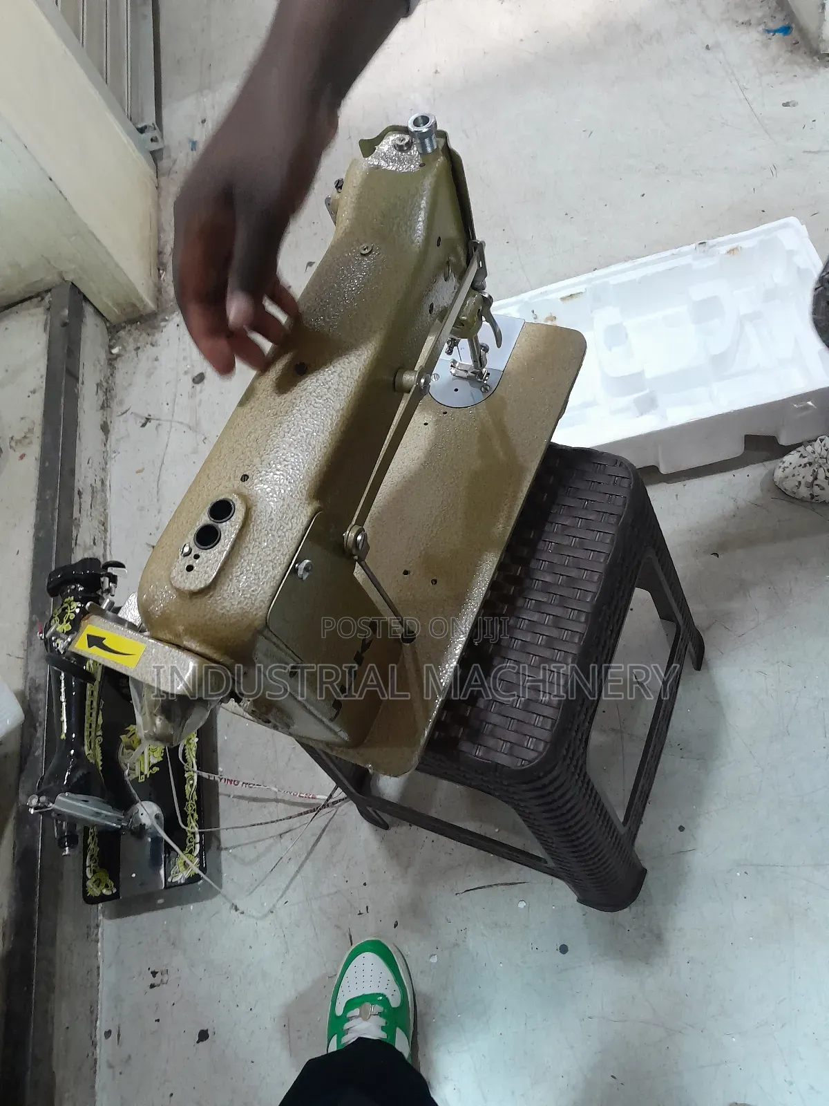 Juki Industrial Sewing Machine Golden > Heavy Duty.
