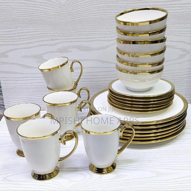24pcs Round Ceramic Dinner Set With Gold Rim