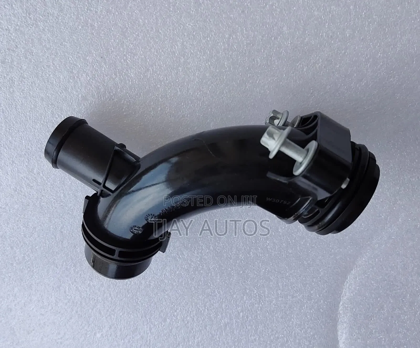 A2742000256 Coolant Water Pump Tube Connector for W205 W213