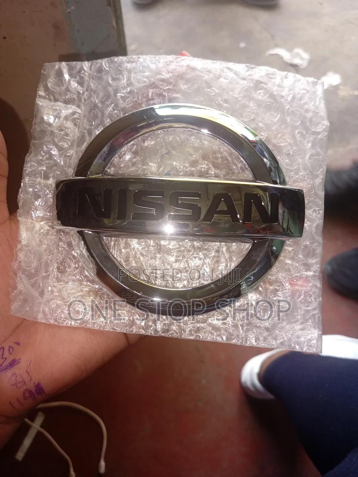 Nissan Front Logo Different Sizes for Different Car Models