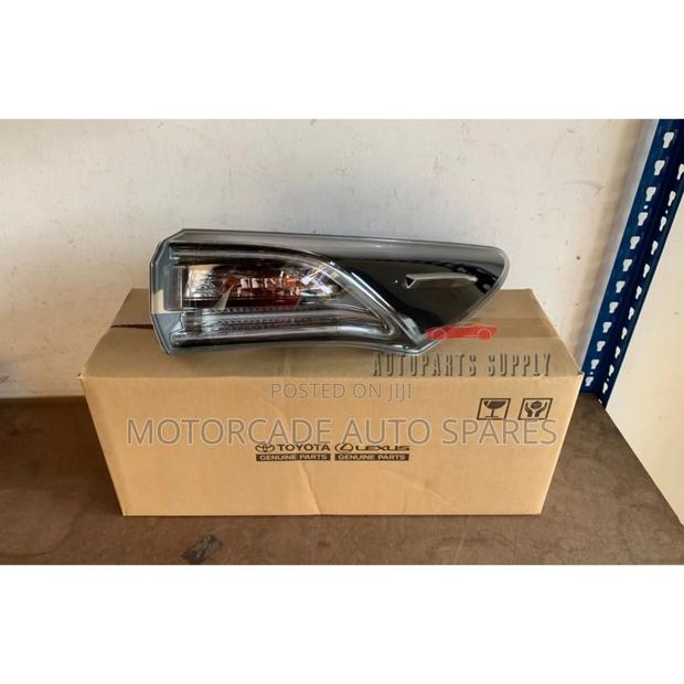 Toyota Harrier Taillight/Backlights - main view