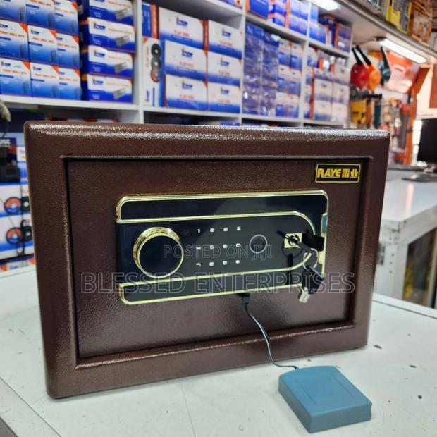 Cash Safe Box/ New Safe Box With Keys