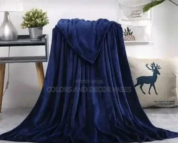 Theme Up Your Home Decor With Beautiful Throw Blankets - thumbnail 3