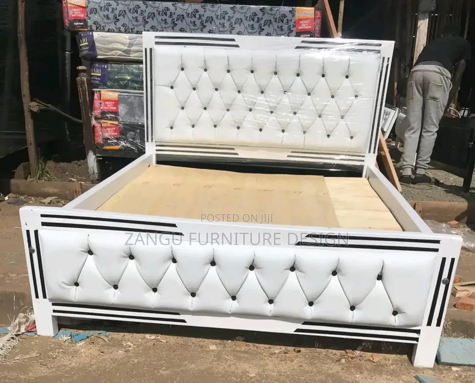 Mocket White Bed